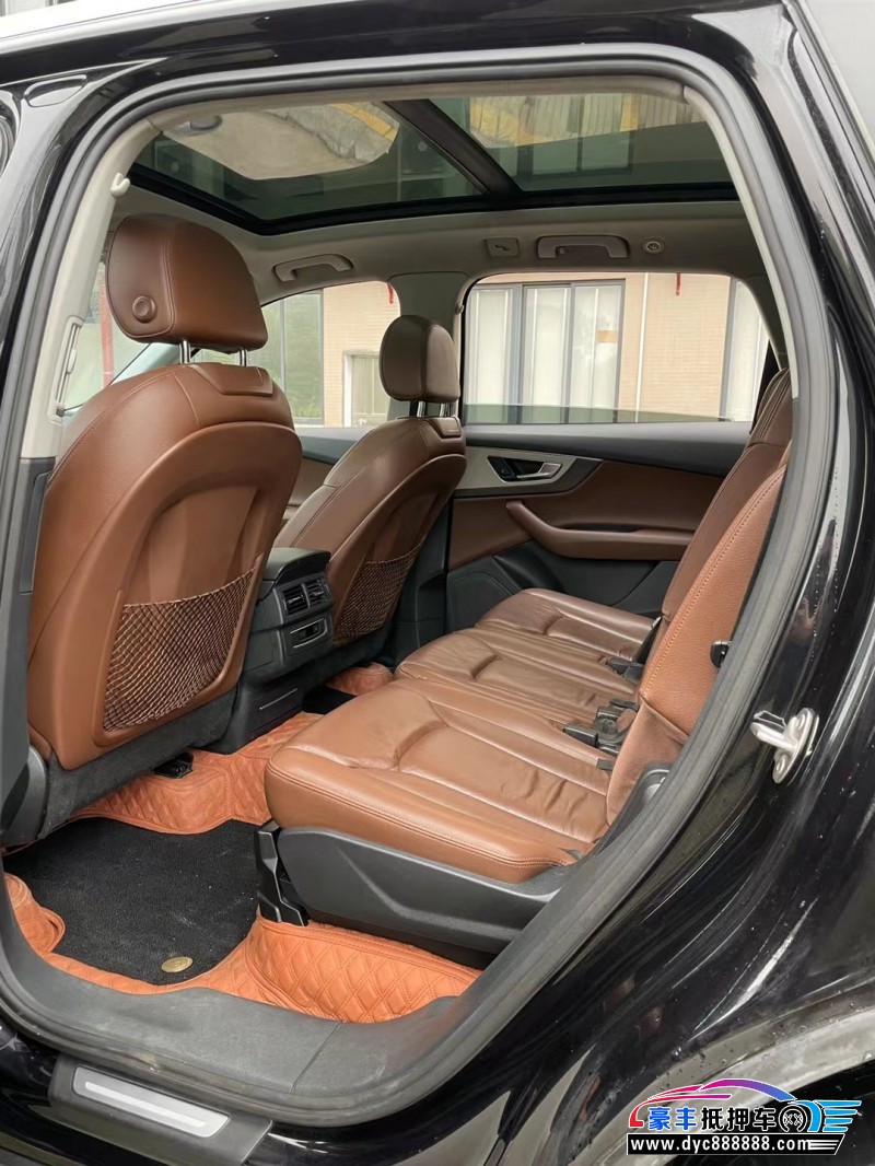 17年奥迪Q7轿车抵押车出售