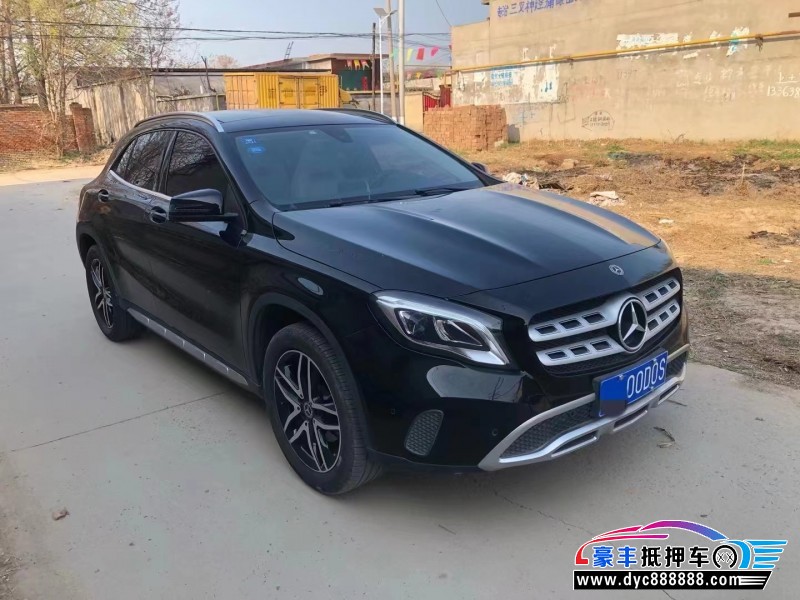 17年奔驰GLA轿车抵押车出售