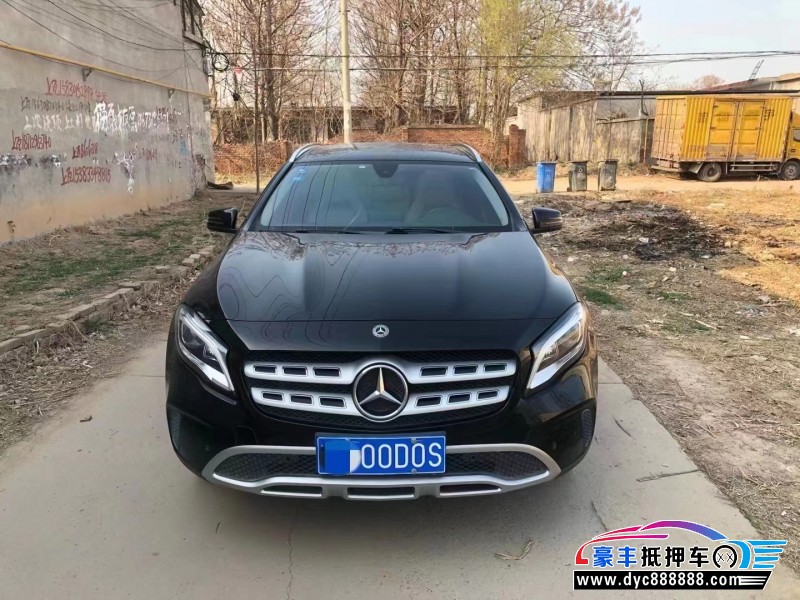 17年奔驰GLA轿车抵押车出售
