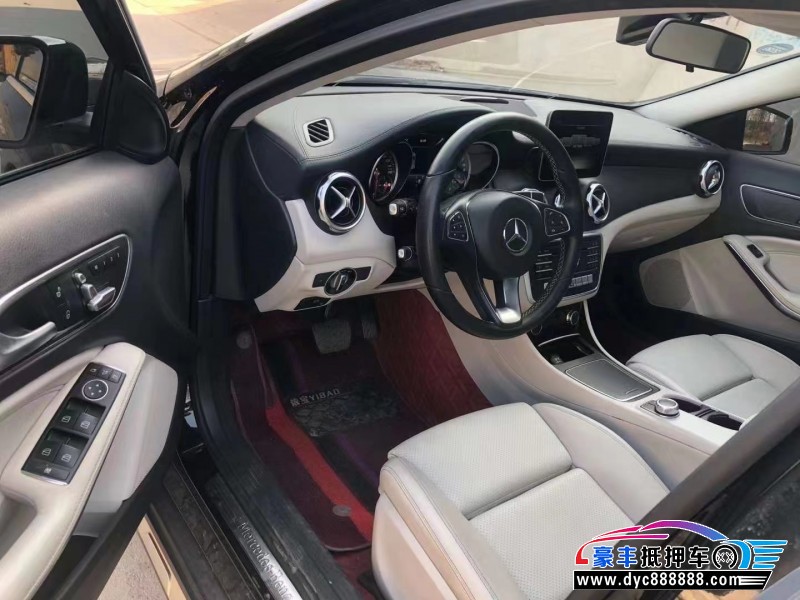 17年奔驰GLA轿车抵押车出售