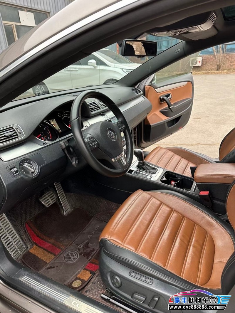 13年大众CC轿车抵押车出售