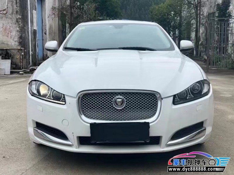 13年捷豹XF轿车抵押车出售