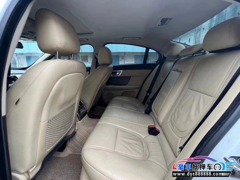 13年捷豹XF轿车抵押车出售