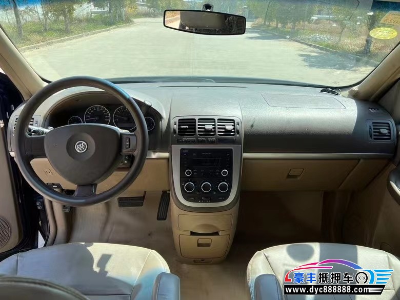 15年别克GL8SUV抵押车出售