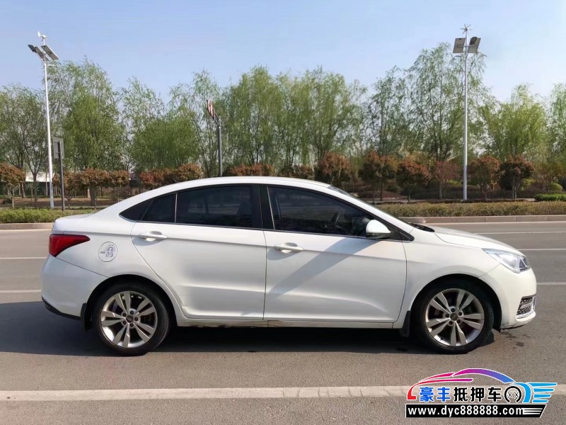 18年奇瑞艾瑞泽5轿车抵押车出售