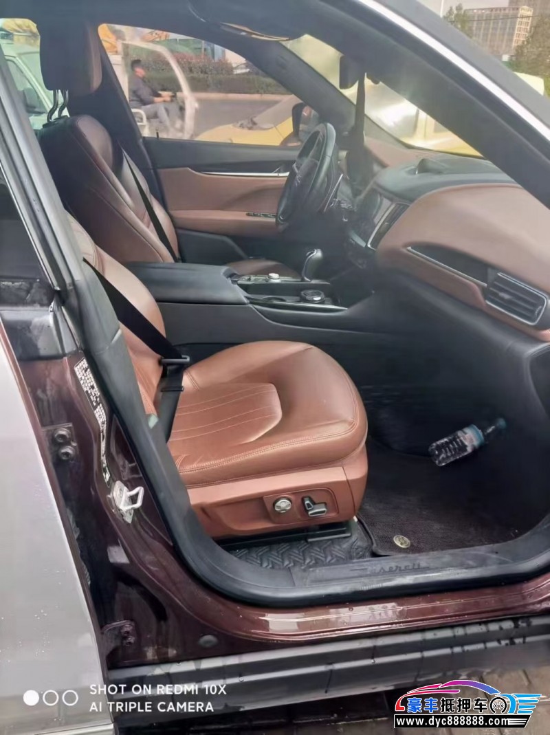 18年玛莎拉蒂莱万特轿车抵押车出售