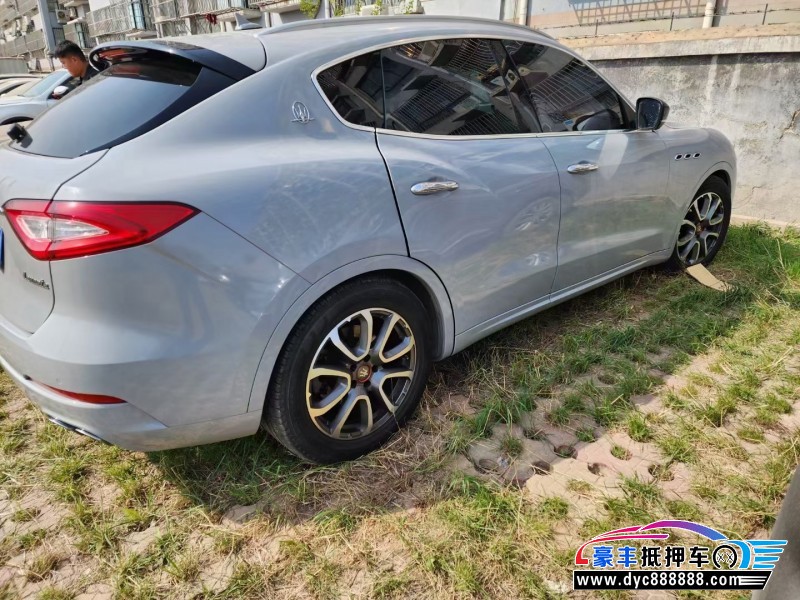 18年玛莎拉蒂莱万特轿车抵押车出售