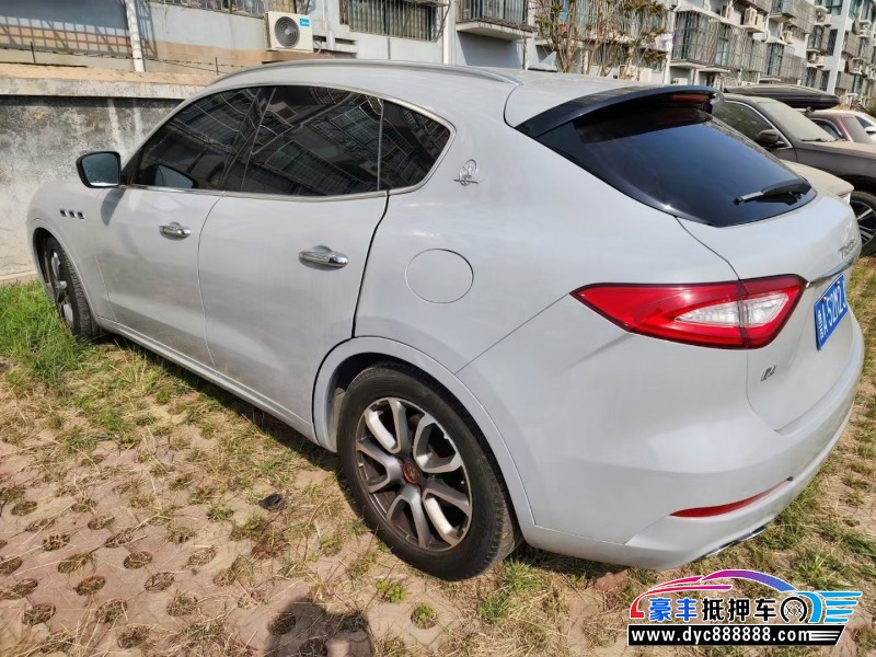 18年玛莎拉蒂莱万特轿车抵押车出售