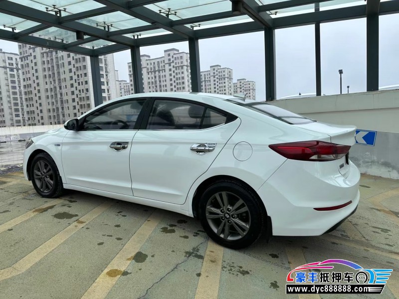 16年现代领动轿车抵押车出售