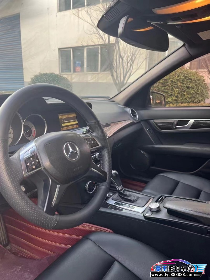 13年奔驰C轿车抵押车出售