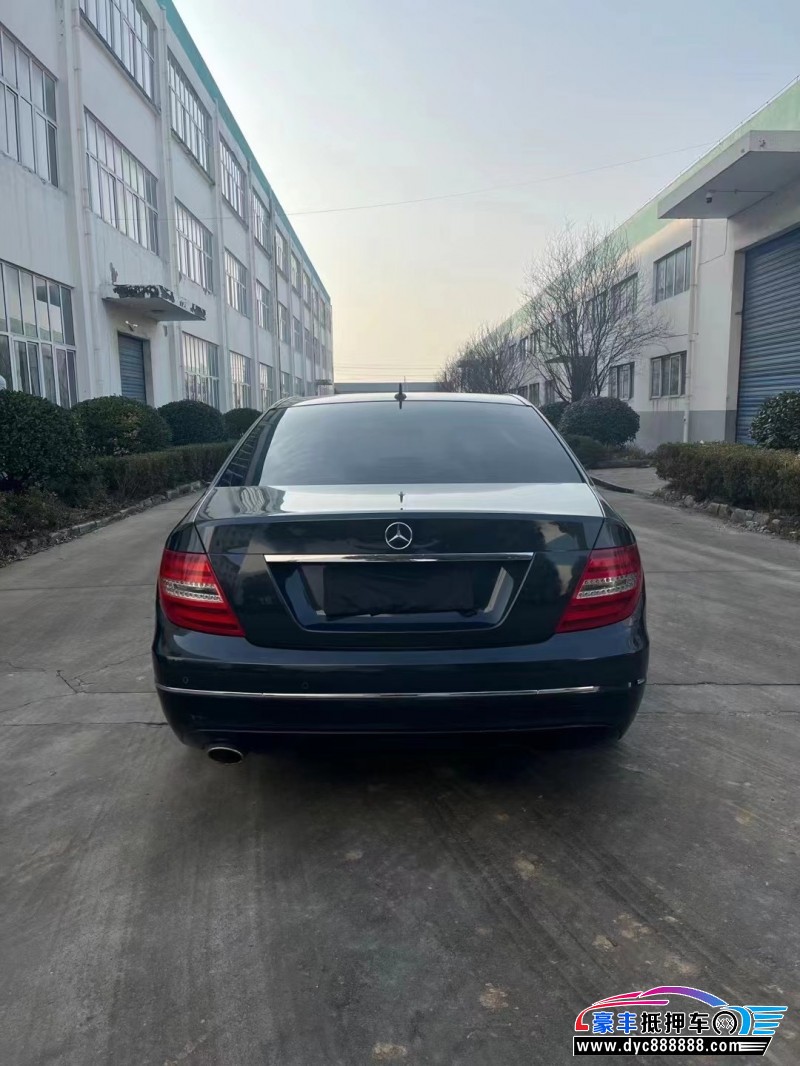 13年奔驰C轿车抵押车出售