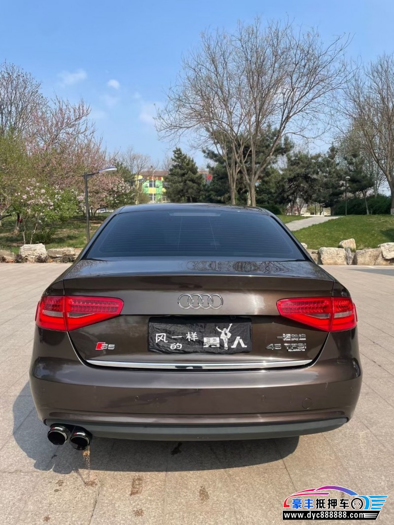 14年奥迪A4轿车抵押车出售