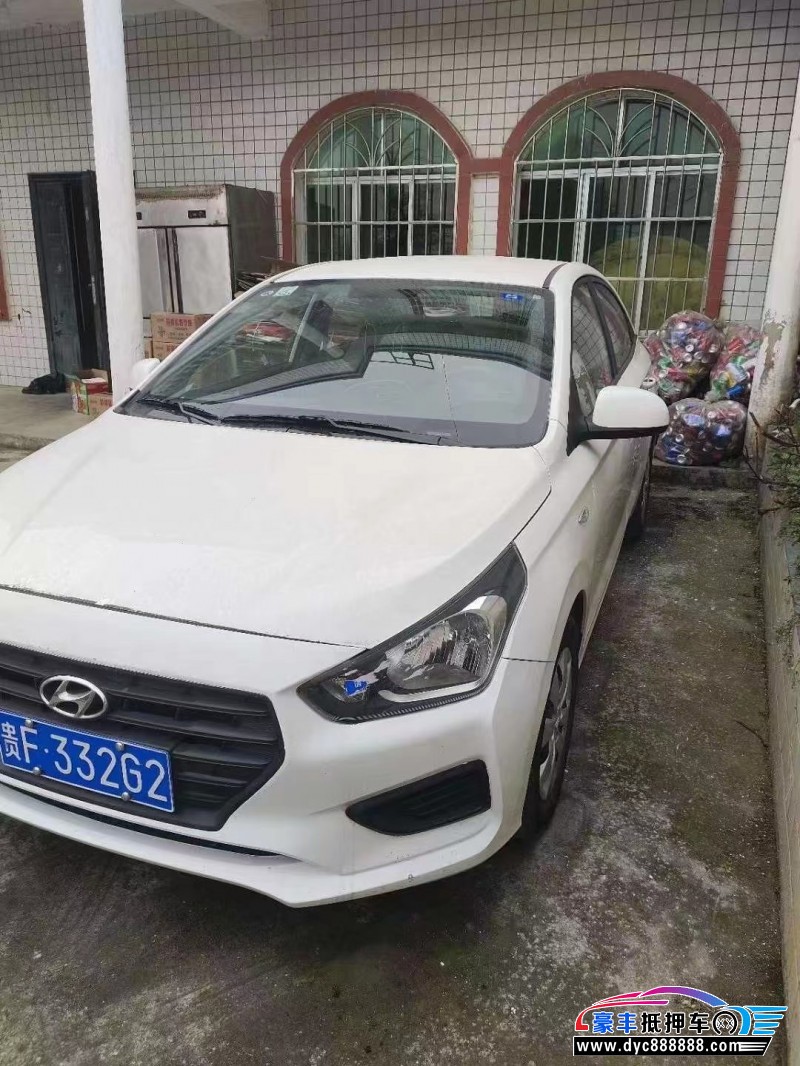 21年现代瑞纳轿车抵押车出售