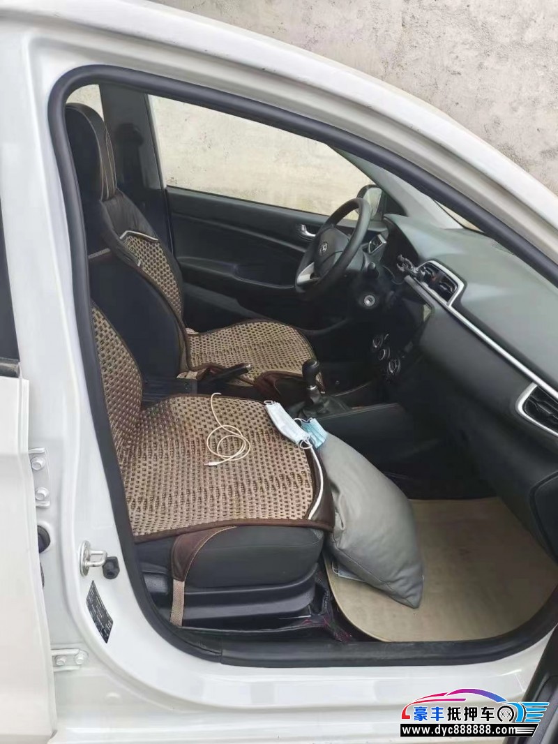 21年现代瑞纳轿车抵押车出售