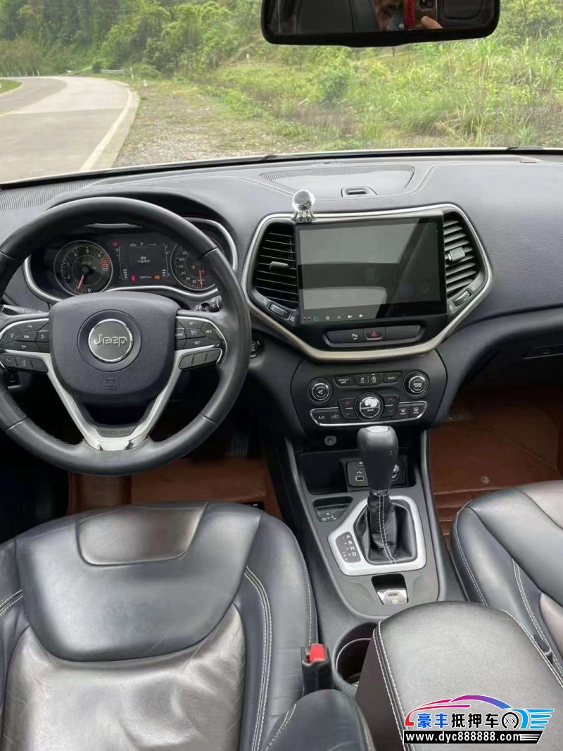 16年Jeep自由光SUV抵押车出售