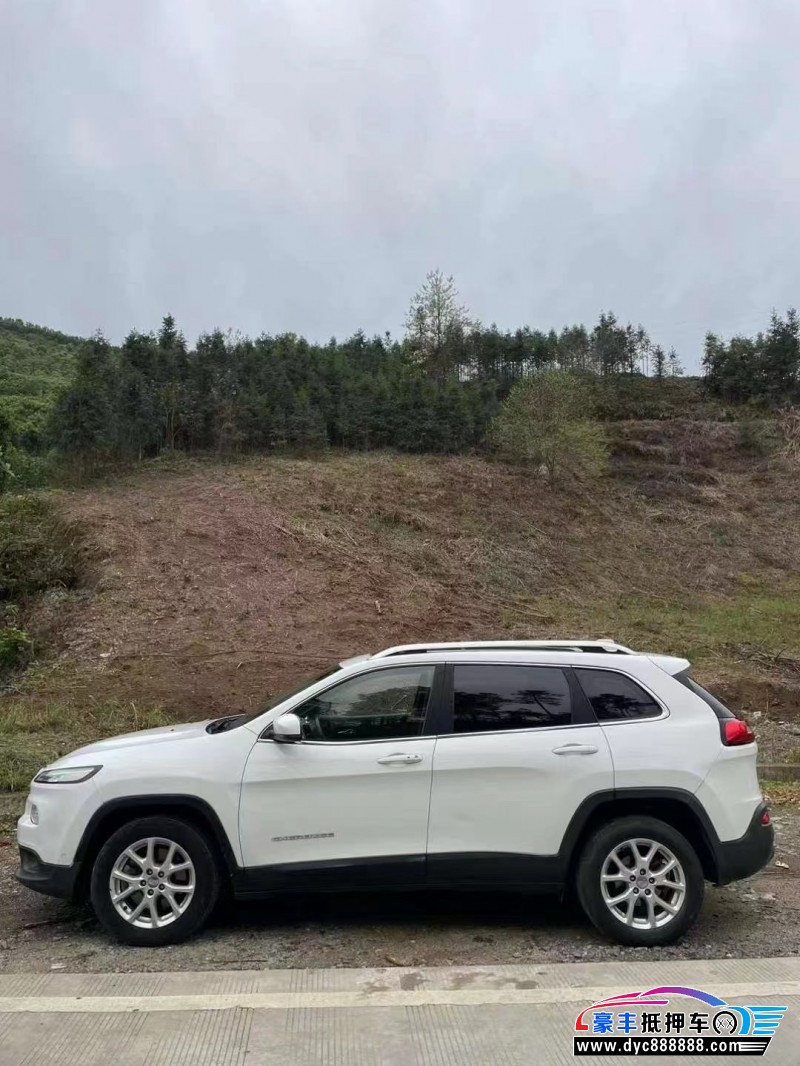 16年Jeep自由光SUV抵押车出售