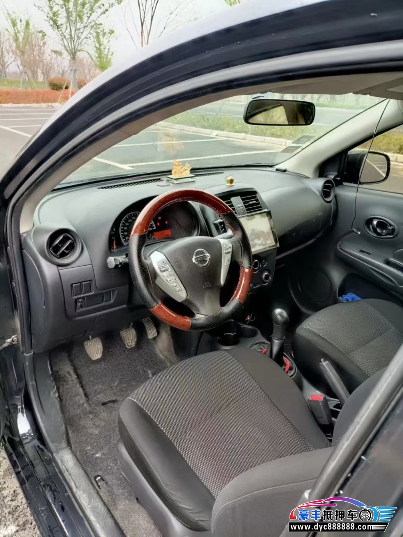 14年日产阳光轿车抵押车出售