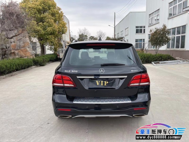 17年奔驰GLE轿车抵押车出售