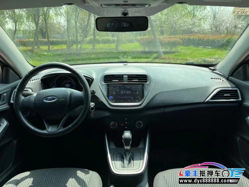 21年福特福睿斯轿车抵押车出售