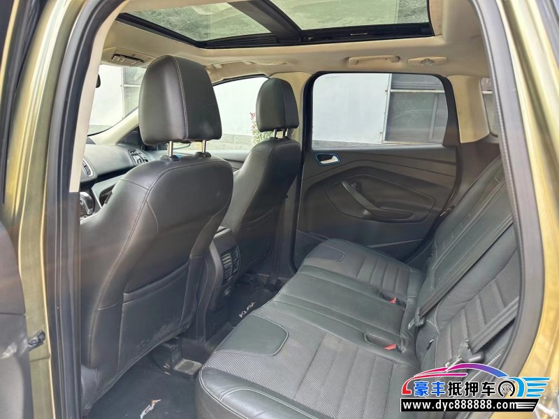 15年福特翼虎轿车抵押车出售