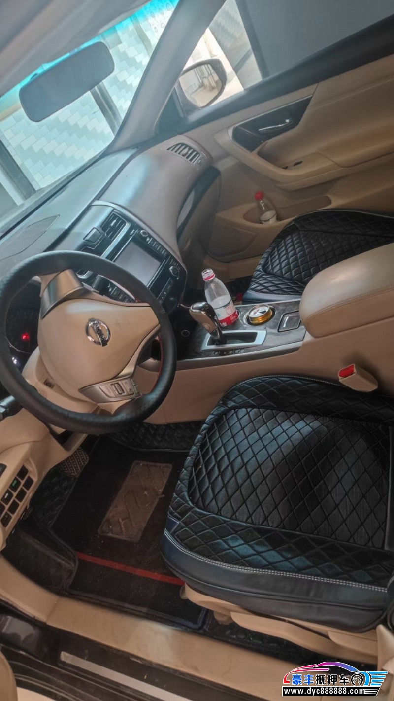 14年日产天籁轿车抵押车出售