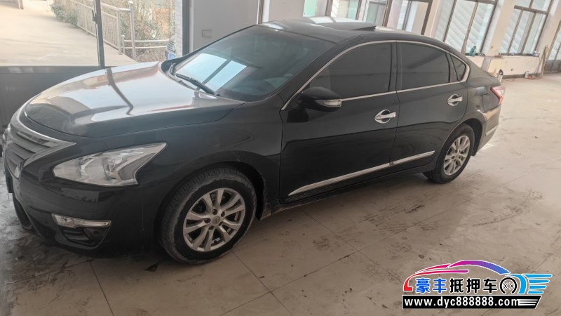 14年日产天籁轿车抵押车出售