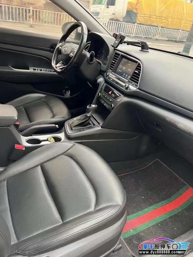 18年现代领动轿车抵押车出售