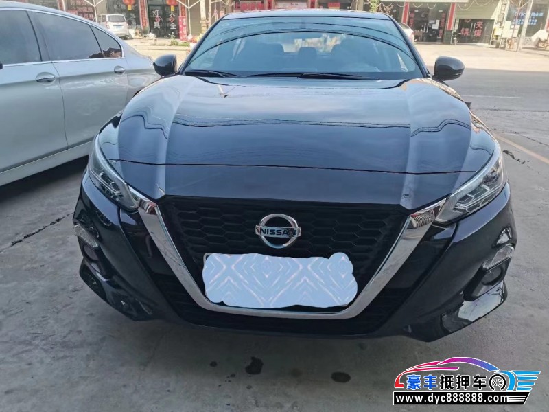 19年日产天籁轿车抵押车出售