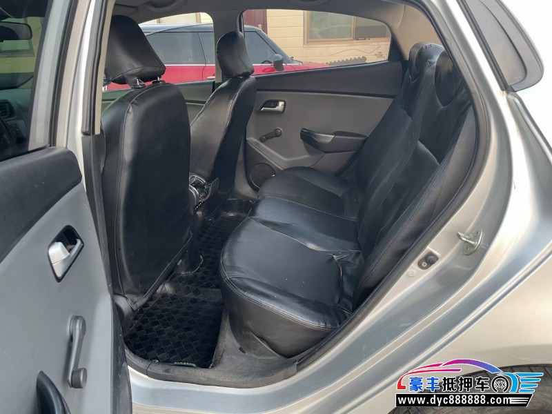 12年起亚K2轿车抵押车出售