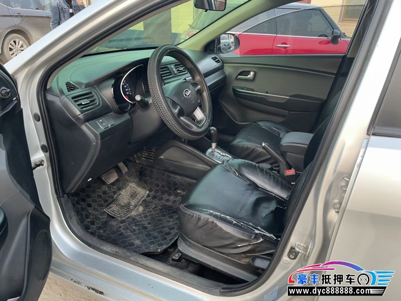 12年起亚K2轿车抵押车出售