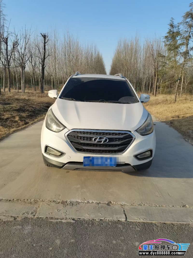 17年现代ix35轿车抵押车出售