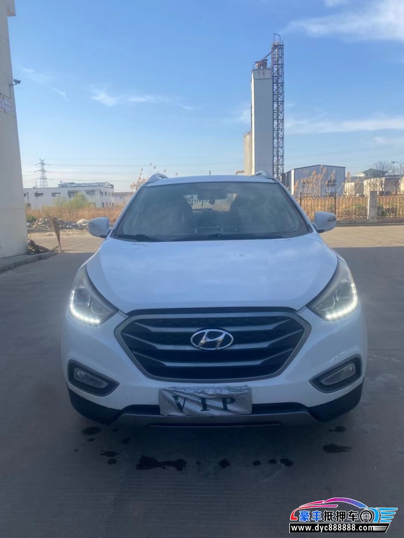 13年现代ix35轿车抵押车出售