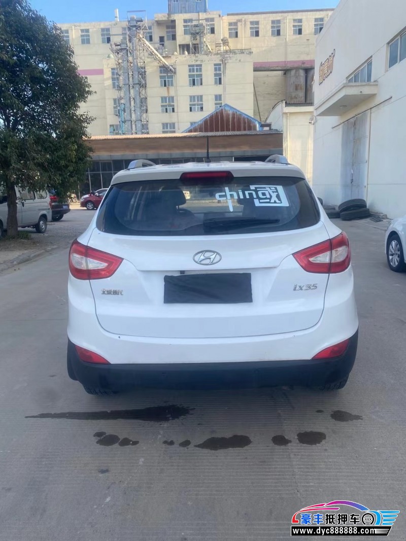 13年现代ix35轿车抵押车出售