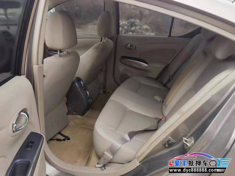 13年日产阳光轿车抵押车出售