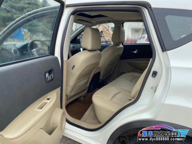 13年日产逍客轿车抵押车出售