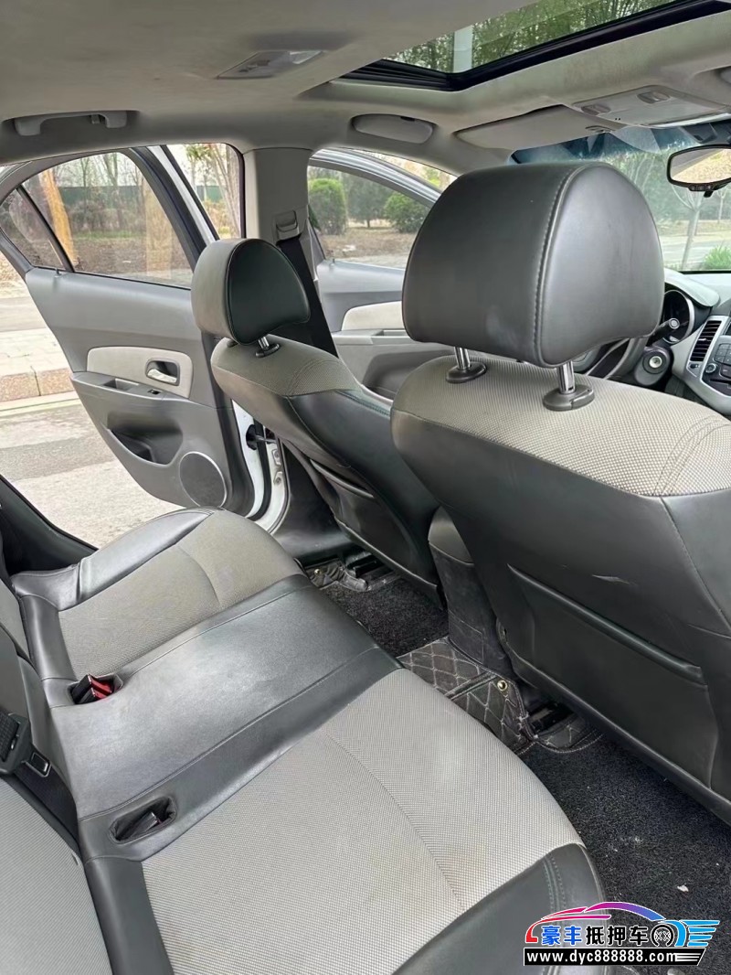 14年雪佛兰科鲁兹轿车抵押车出售