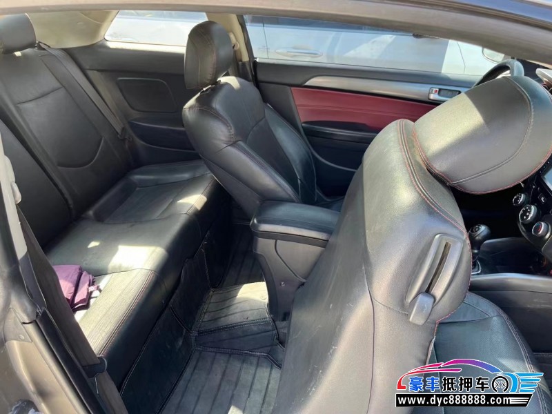 13年起亚速迈轿车抵押车出售