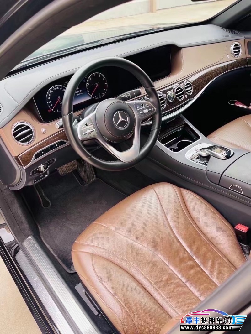 18年奔驰S级轿车抵押车出售