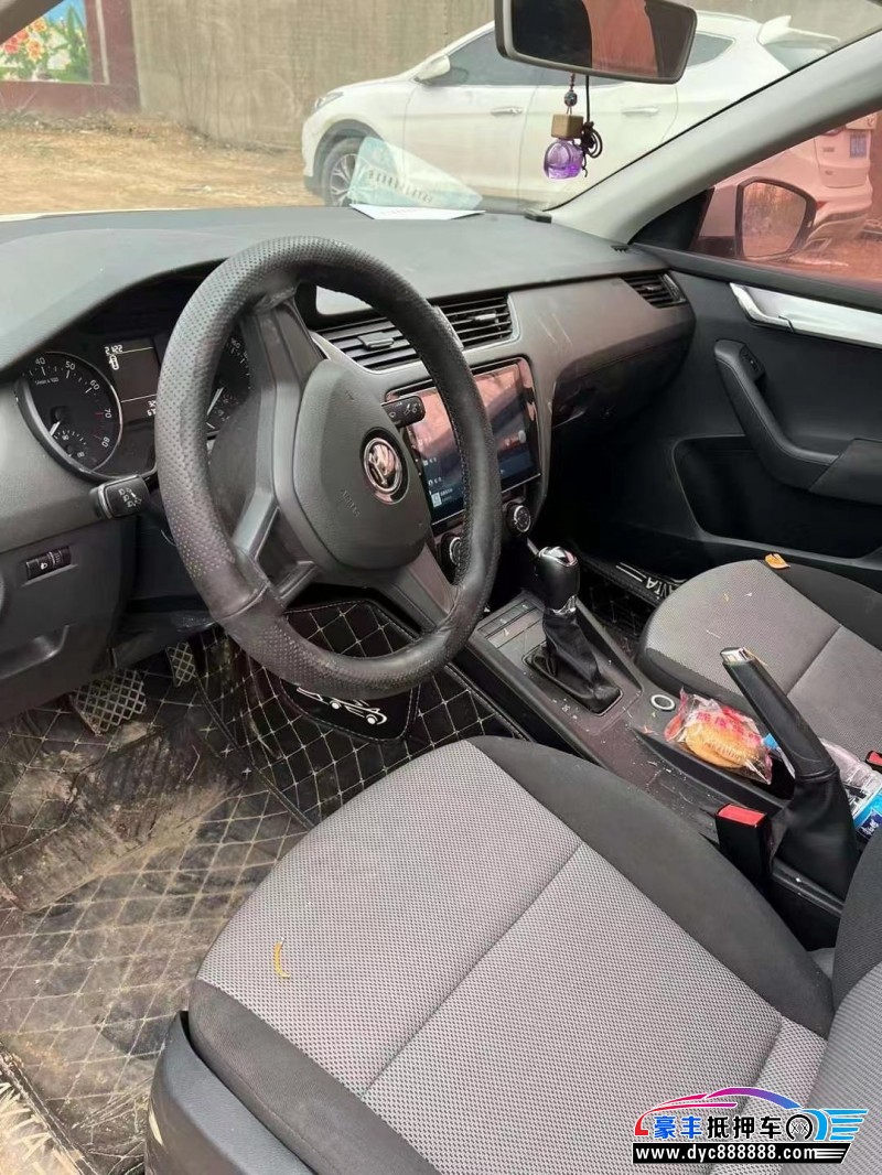 18年斯柯达明锐轿车抵押车出售