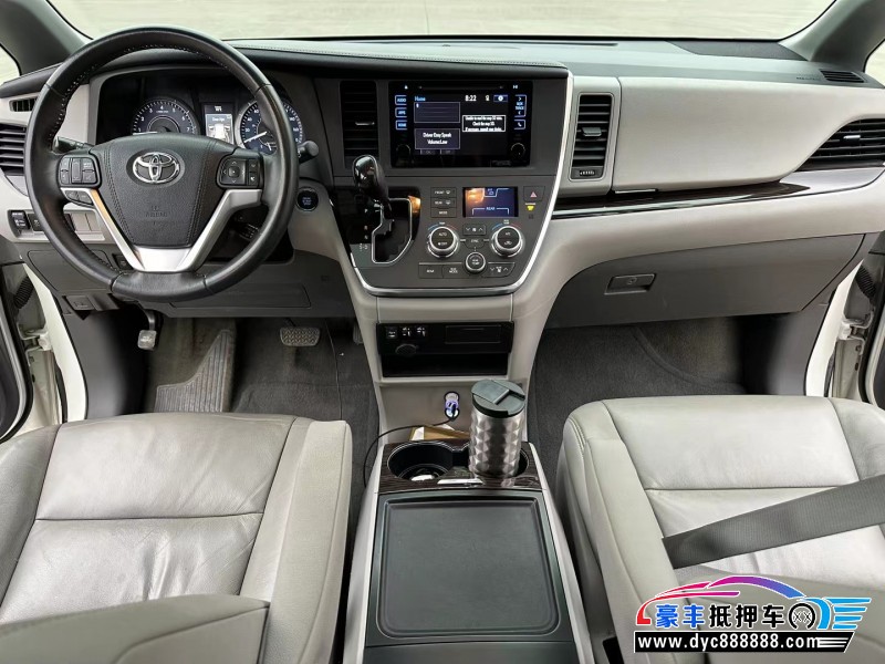 16年丰田塞纳轿车抵押车出售