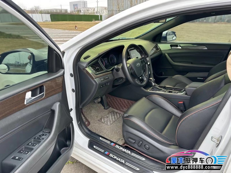 18年现代索纳塔轿车抵押车出售