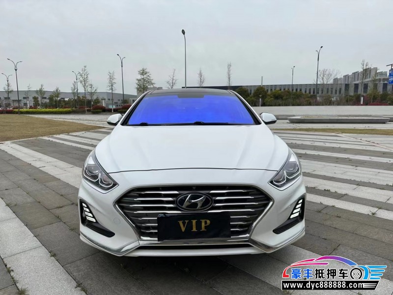 18年现代索纳塔轿车抵押车出售