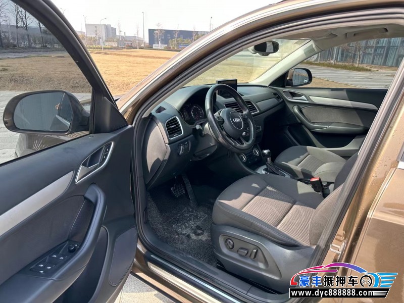 15年奥迪Q3轿车抵押车出售
