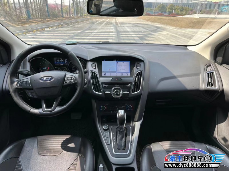 17年福特福克斯轿车抵押车出售