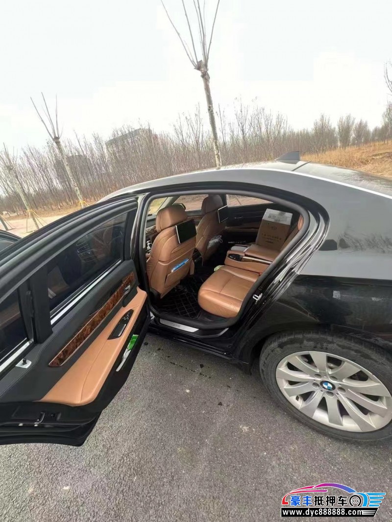 13年宝马7系轿车抵押车出售