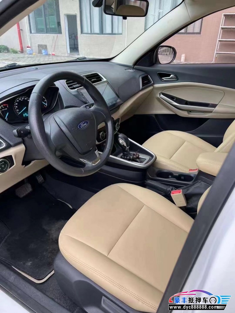 18年福特福睿斯轿车抵押车出售