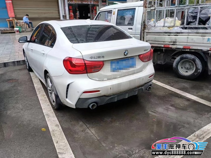 22年宝马1系轿车抵押车出售