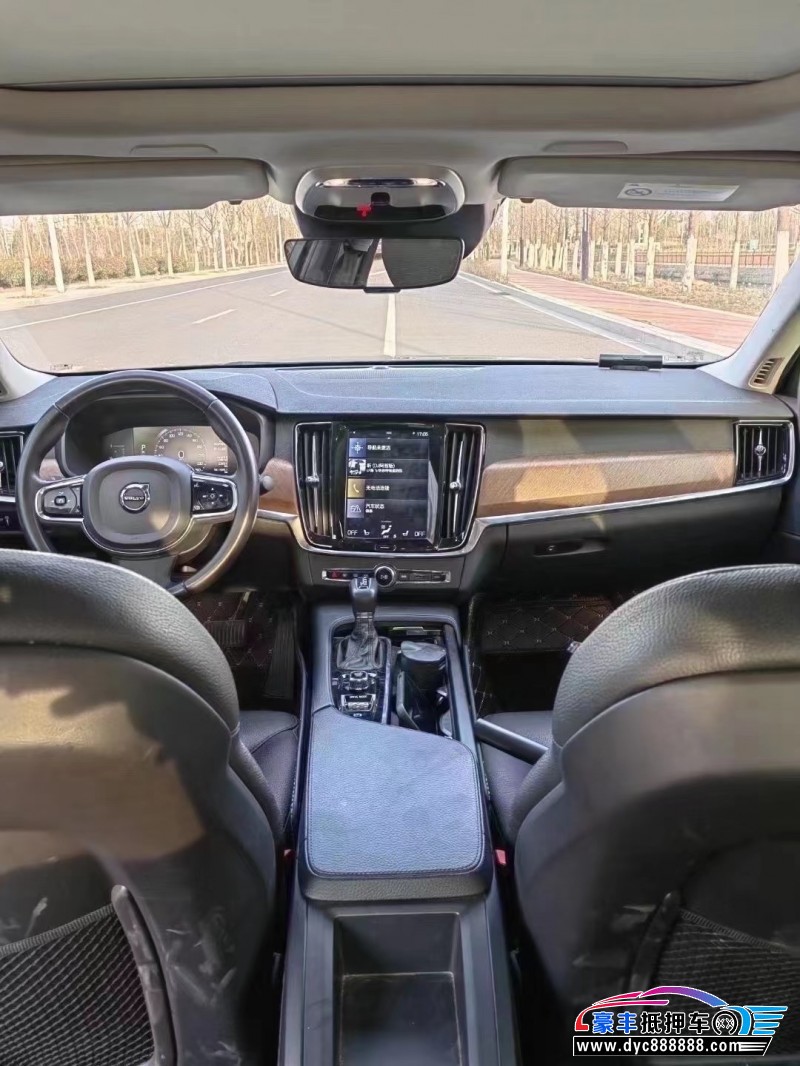 19年沃尔沃S90轿车抵押车出售