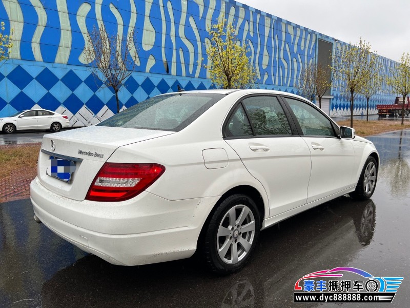 13年奔驰C轿车抵押车出售