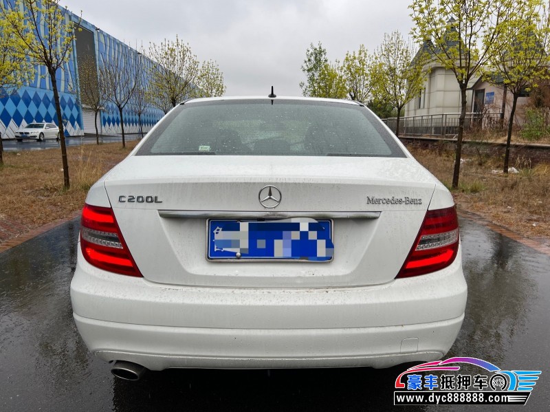 13年奔驰C轿车抵押车出售